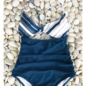 Cupshe Sparkle In The Sun Cross One-piece Swimsuit
